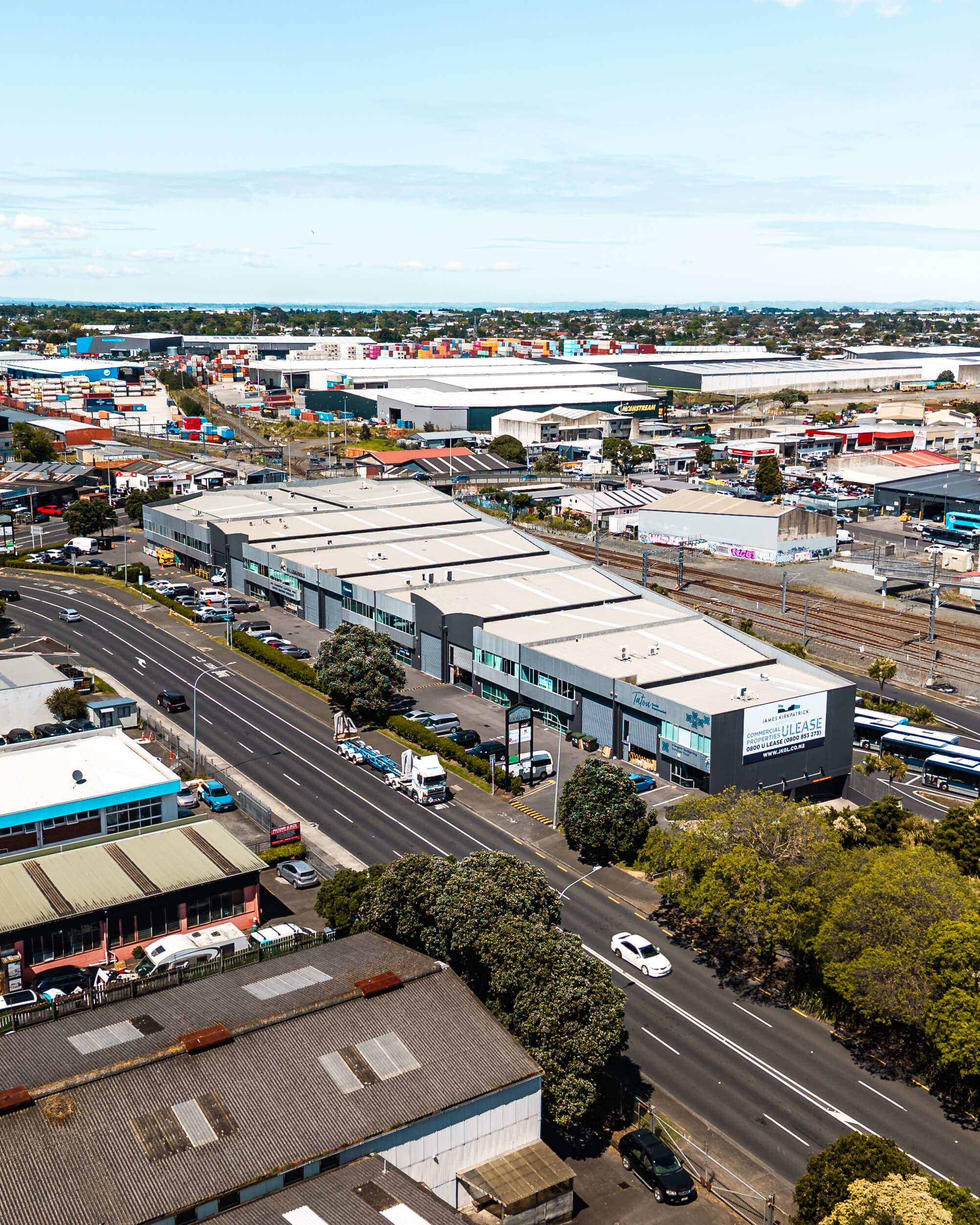 walmsley-centre-facade-detail-01.jpg Aluminium joinery remedial works on operational commercial site